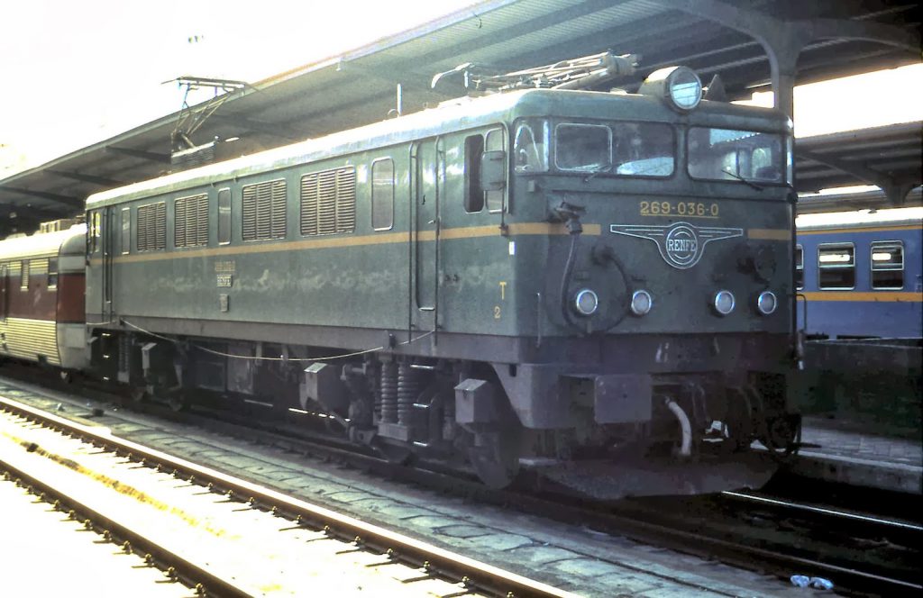 Locomotora269Serie1a100VerdeAmarilla Locomotora269Serie001a108VerdeAmarilla